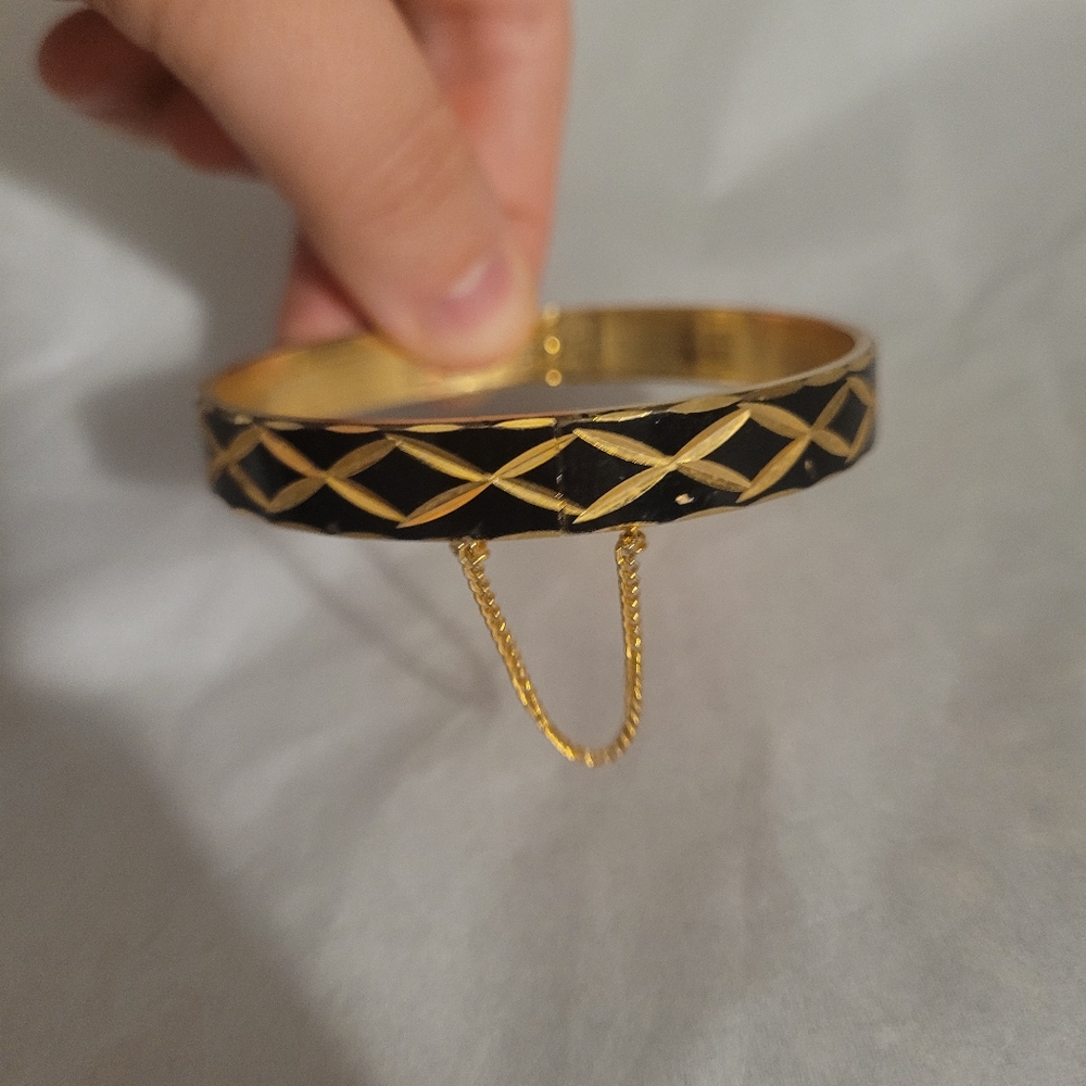 Gold Black Diamond Color Bracelet - Picture 5 of 9